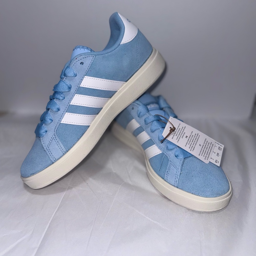 Women’s Grand Court, Alpha 00’s sneaker, Light Blue Suede